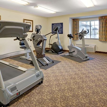 Microtel Inn & Suites By Wyndham Indianapolis Airport Buitenkant foto