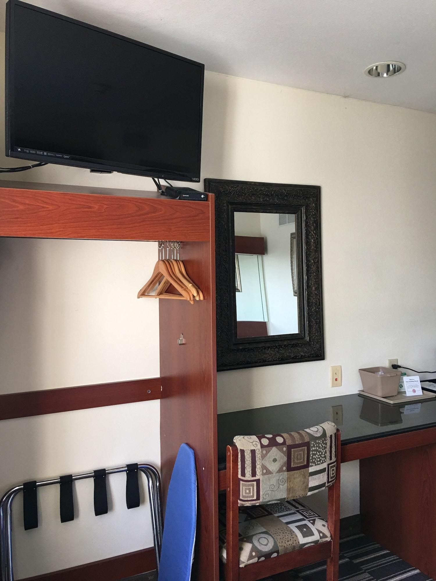 Microtel Inn & Suites By Wyndham Indianapolis Airport Buitenkant foto