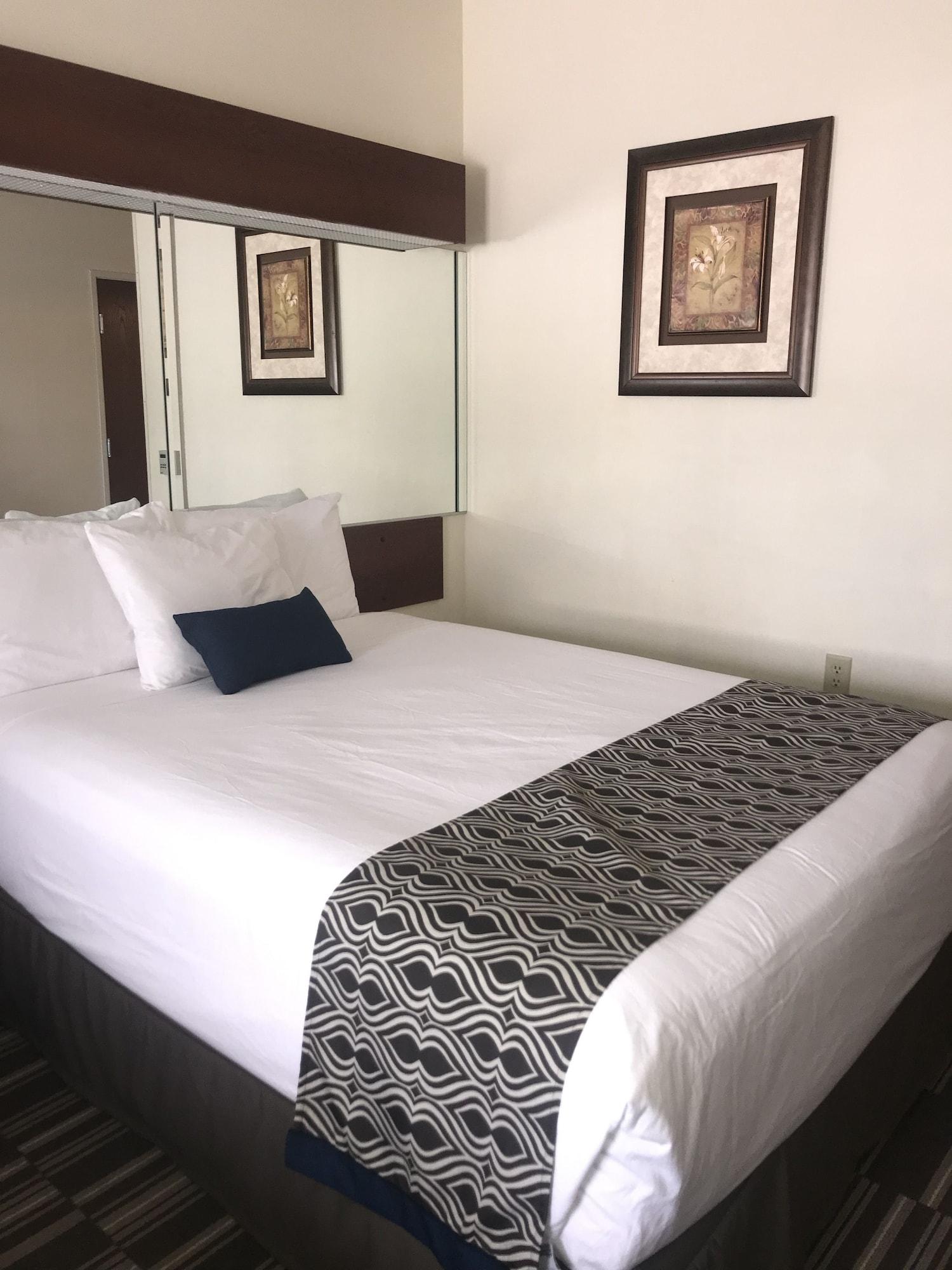 Microtel Inn & Suites By Wyndham Indianapolis Airport Buitenkant foto