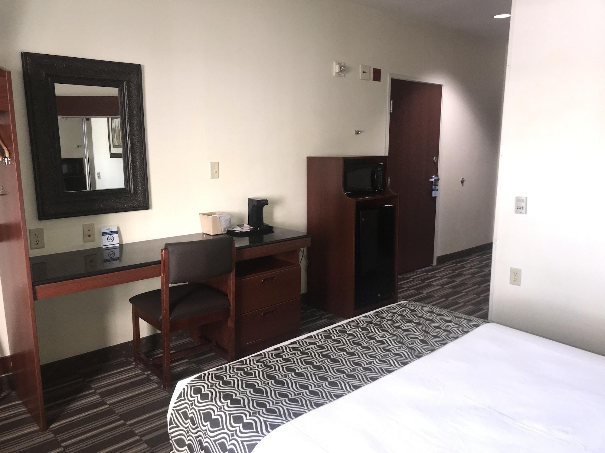 Microtel Inn & Suites By Wyndham Indianapolis Airport Buitenkant foto