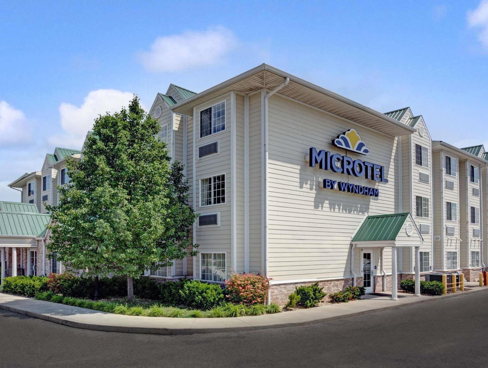Microtel Inn & Suites By Wyndham Indianapolis Airport Buitenkant foto
