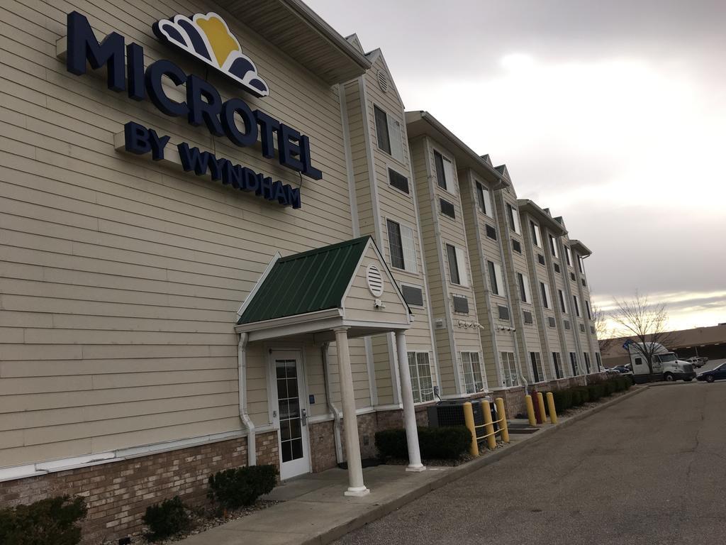 Microtel Inn & Suites By Wyndham Indianapolis Airport Buitenkant foto