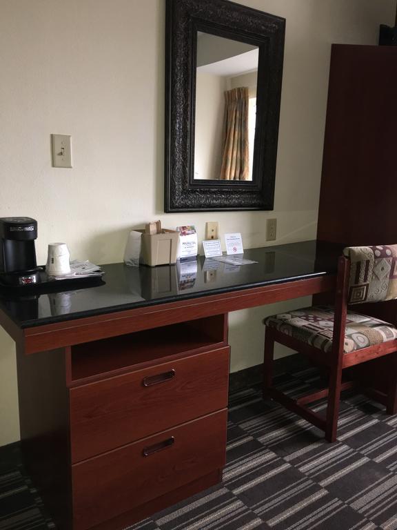 Microtel Inn & Suites By Wyndham Indianapolis Airport Buitenkant foto