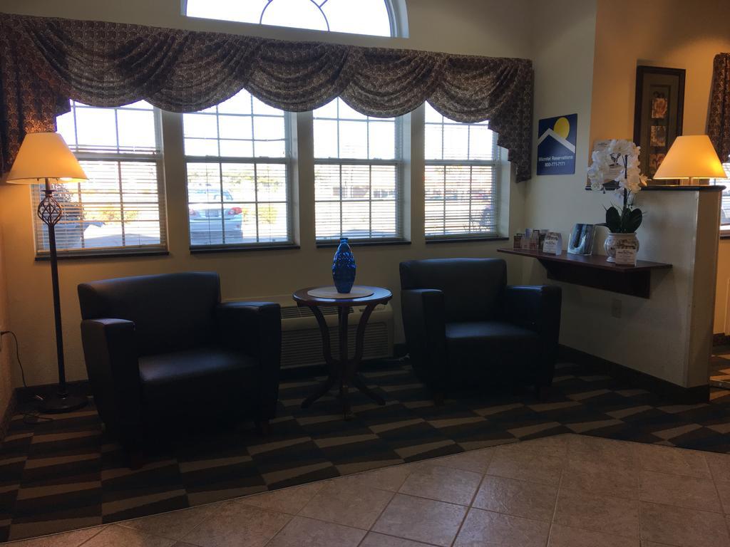 Microtel Inn & Suites By Wyndham Indianapolis Airport Buitenkant foto